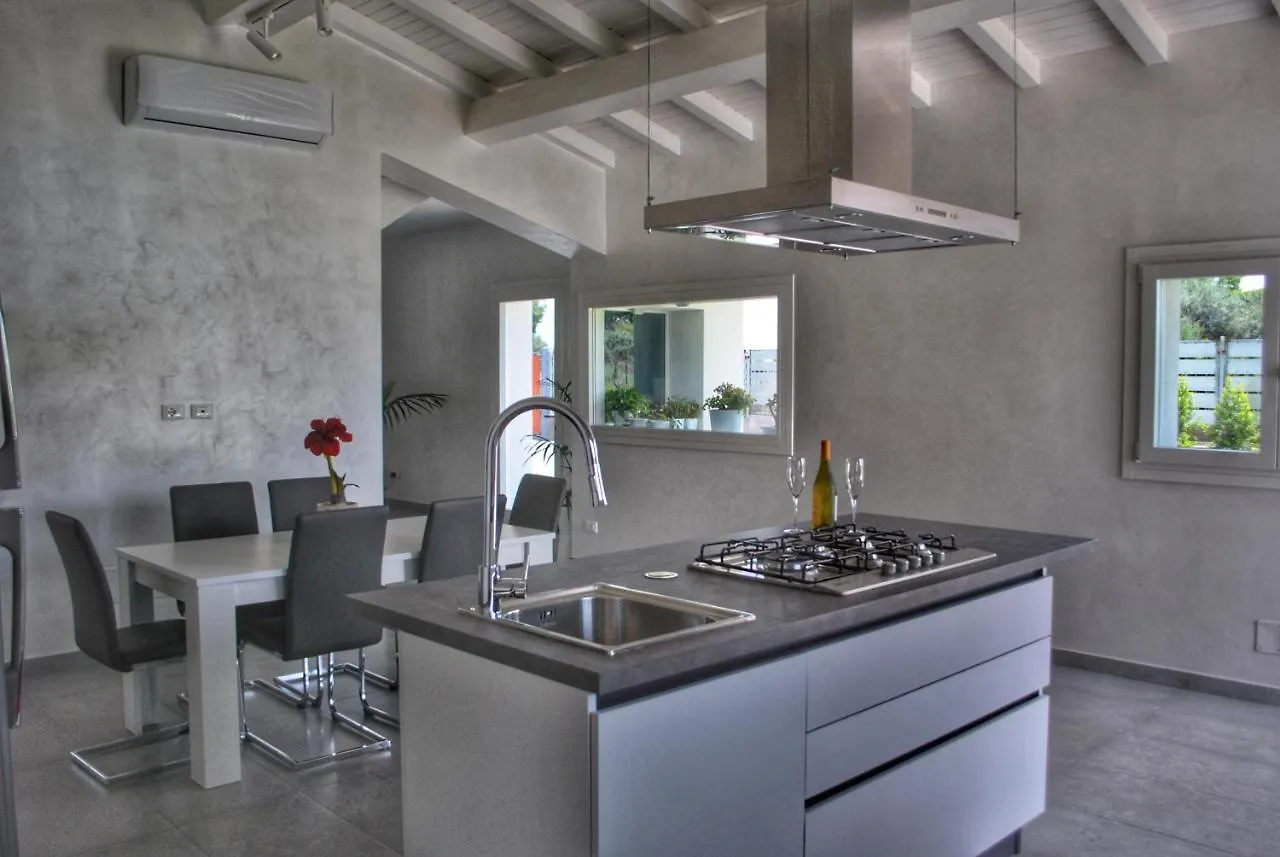 Villa Dedalisa By Holidayngo Acireale 0*,