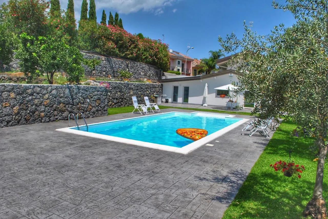 Villa Dedalisa By Holidayngo Acireale