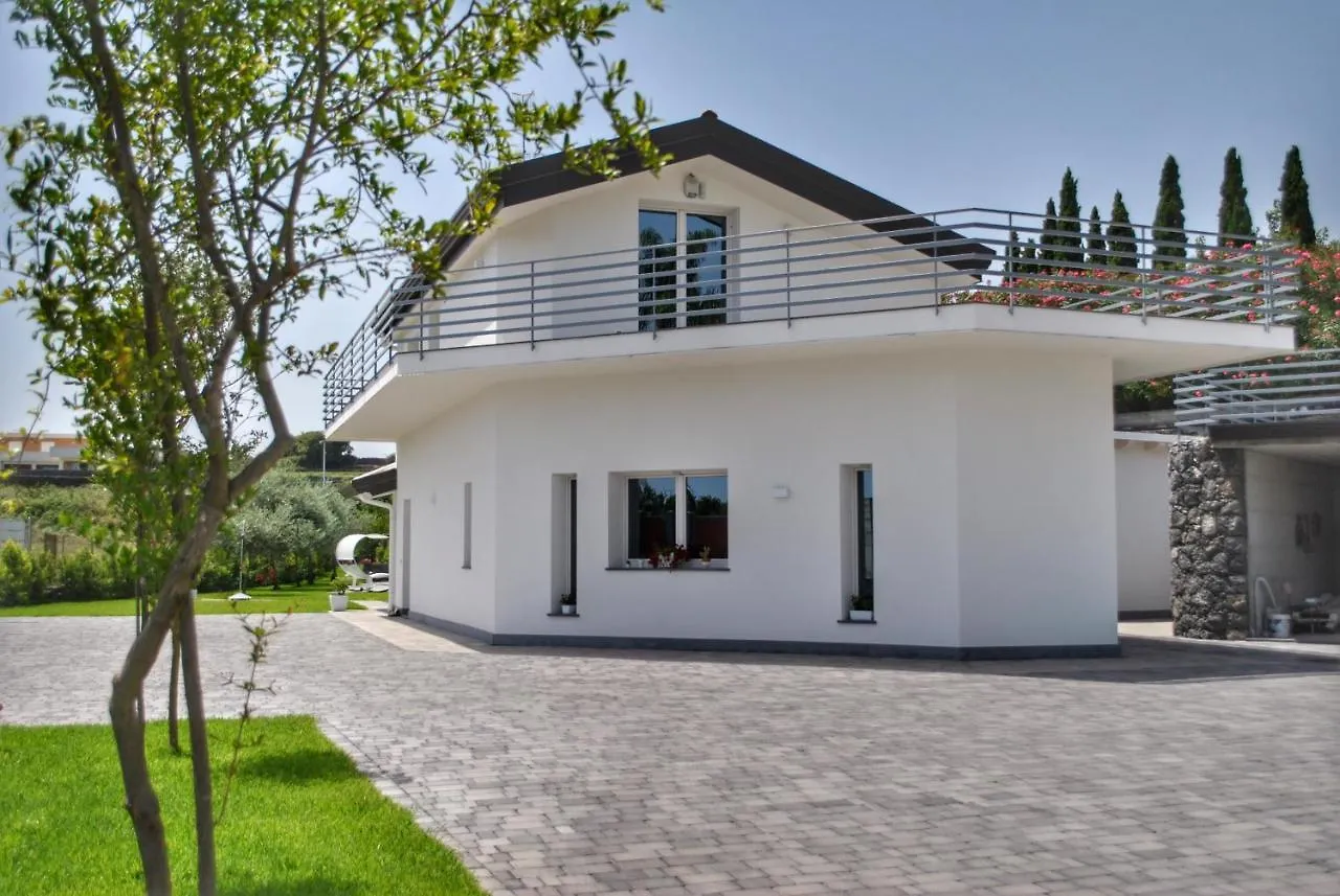 Villa Dedalisa By Holidayngo Acireale