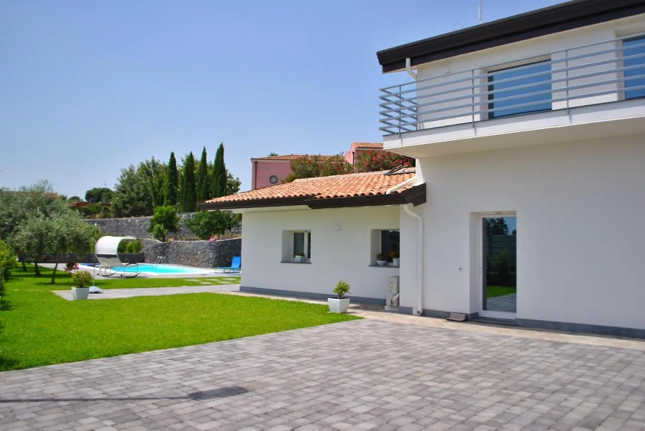 Villa Dedalisa By Holidayngo Acireale